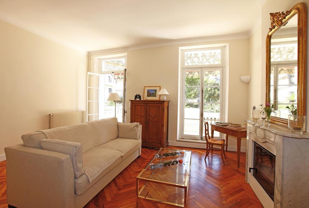 Palmeraie - Magnifique Appartement D'Epoque Avec Vue Mer 4 Personnes Avec Terrasse Le Port Ница Стая снимка